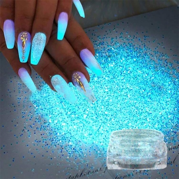 Glow in the Dark Blue or Green Light Luminous Nail Powder Glitter - Picture 2 of 6